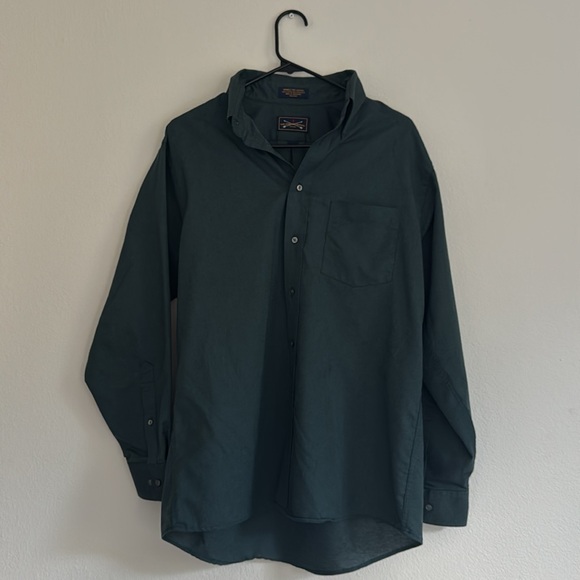 The Arrow Company Button Down Men’s Shirt - Picture 2 of 2